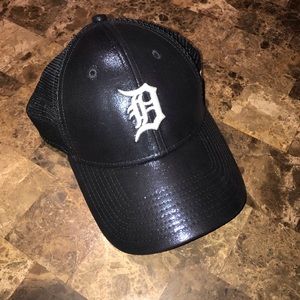 NWOT Detroit Tigers trucker hat